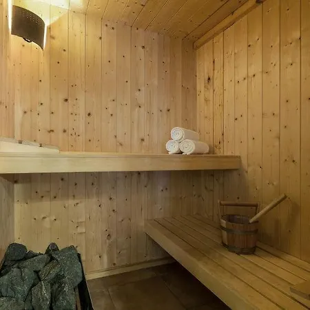 Holiday home Sleeps 10 Wifi