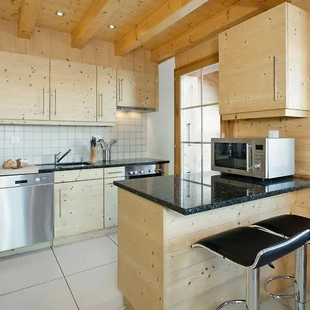 Sleeps 10 Wifi Holiday home