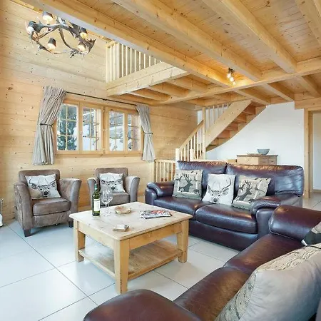 Sleeps 10 Wifi Holiday home *