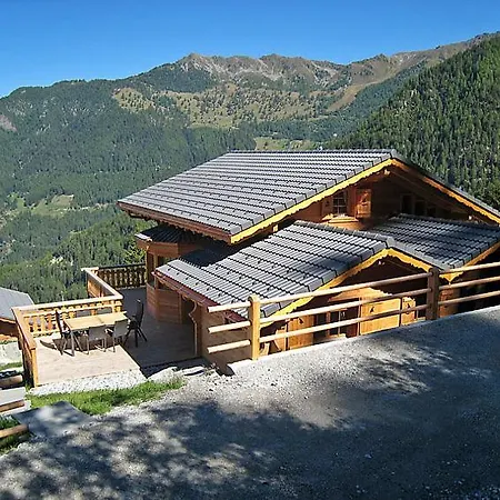 Sleeps 10 Wifi Holiday home